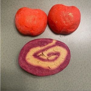 LUSH Bubble Bar Bundle Ft. Limited Edition Bubble Bar
